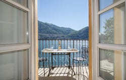 Como, Lombardy 22100