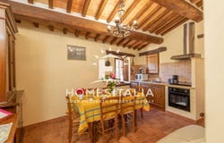 Radicofani, Tuscany 53040
