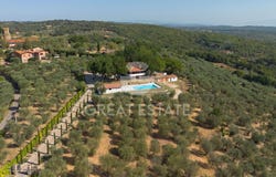 Sinalunga, Tuscany 53048