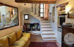 Cetona, Tuscany 53040