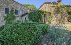 Cetona, Tuscany 53040