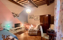 Sarteano, Tuscany 53047