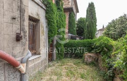 Cetona, Tuscany 53040