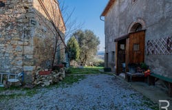 Asciano, Tuscany 53041