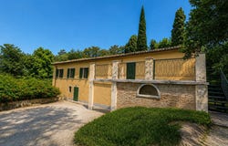 Pesaro, Marche 61121