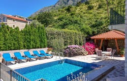 Reevii, Budva Municipality 85300