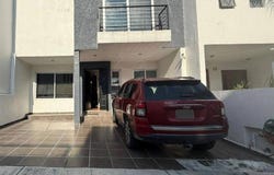 Segovia 14, Real de Valdepeñas, Zapopan, Jalisco, Zapopan, Jalisco 45130