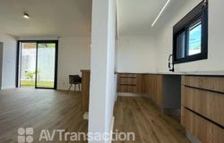 Tan Rouge, Reunion 97435
