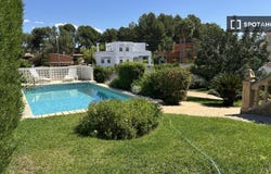 valencia, Valencian Community 46183
