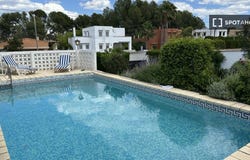 valencia, Valencian Community 46183