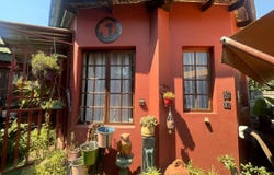 Bo-dorp, North West 300