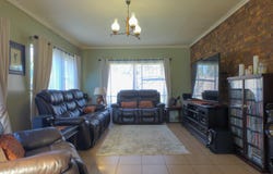 Bo-dorp, North West 300