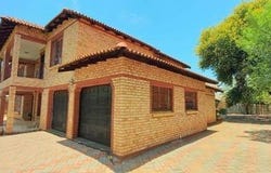 Mmabatho, North West 2735