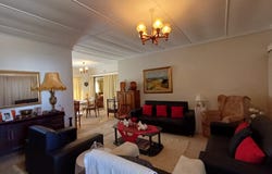 Middelburg Street 33, Middedorp, Western Cape 7357