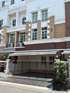 /international/th/475-soi-wachiratham-sathit-31-sukhumvit-rd-bang-chak-phra-khanong-bangkok-10260-tha-bang-chak-bangkok-340107299803/?lang=id