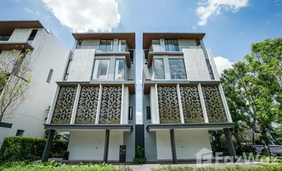 /international/th/693-2-soi-pho-hiran-uthit-bang-kapi-huai-khwang-bangkok-10310-tha-bang-kapi-bangkok-340105609449/