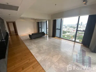 /international/th/125-soi-sathon-5-thung-mahamek-sathon-bangkok-10120-tha-thung-mahamek-bangkok-340108163521/?lang=pt