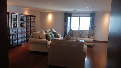 /international/th/63-sukhumvit-11-khlong-toei-nuea-vadhana-bangkok-10110-thailand-vadhana-bangkok-340108647570/