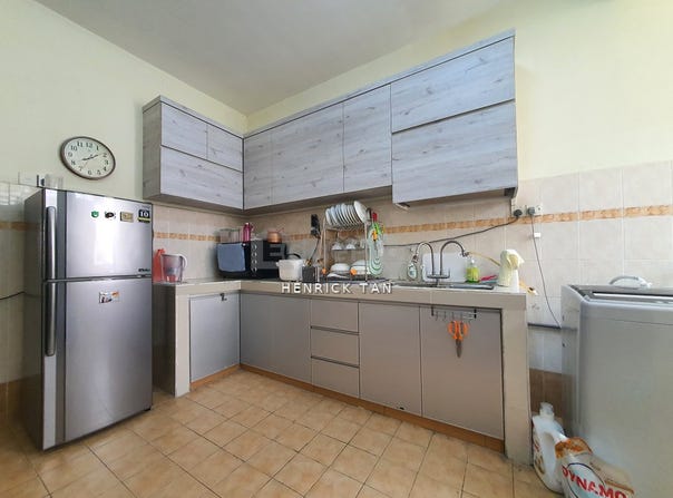 Jalan BP 10, Puchong, Selangor 47100
