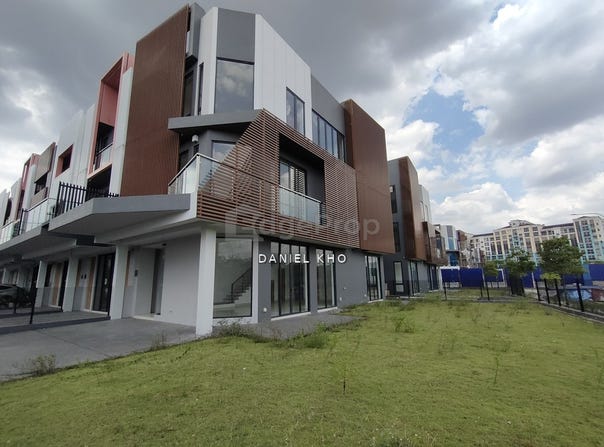 Jalan Perling , Taman Puchong Legenda , Puchong, Selangor 47100