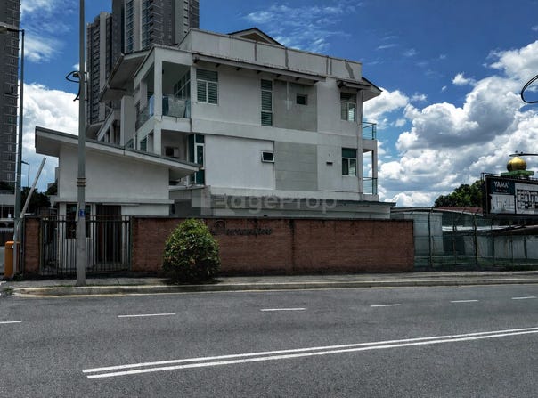 Jalan Kenanga, Bandar Utama, Kayu Ara, Selangor 47400