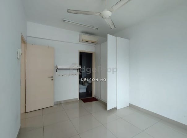 J, Seri Kembangan, Selangor 43000