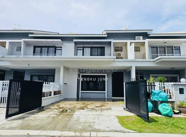 Persiaran Warisan, Sepang, Selangor 43900