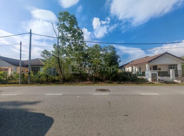 Persiaran Tasik Senangin, Lenggeng, Negeri Sembilan 71750