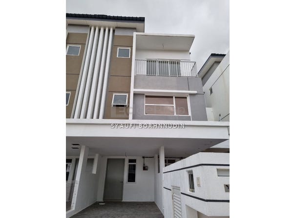 Jalan Platinum, 1, Taman Platinum, Dengkil, Selangor 43800