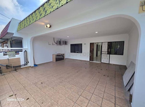 Off Jalan Besar, Kulai, Johor 81100