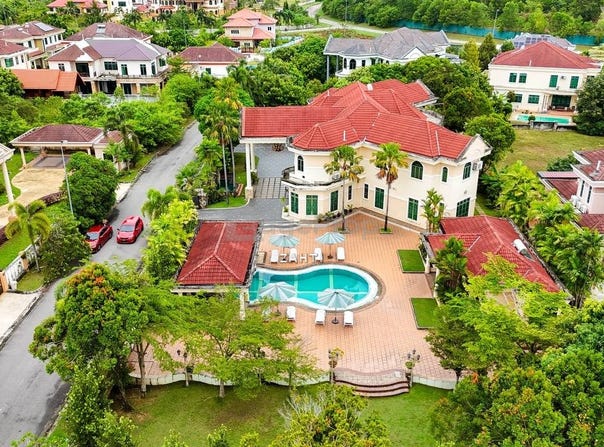 Jalan Warisan Mulia 4/1, Kota Warisan, Sepang, Selangor 43900