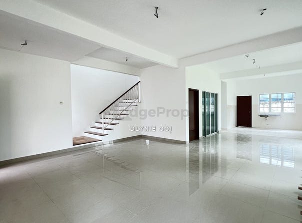 Jalan HP 1, Semenyih, Selangor 43500