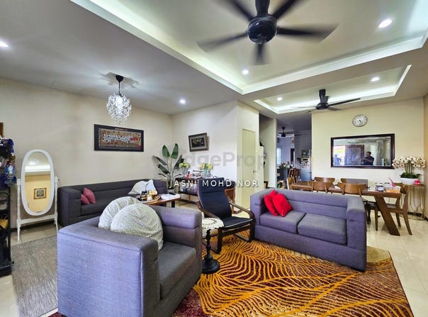 Jalan WP, Dengkil, Selangor 43800