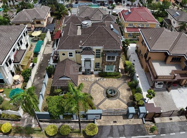 Jalan Bukit Hijau; Jalan Asahan, Shah Alam, Selangor 40400