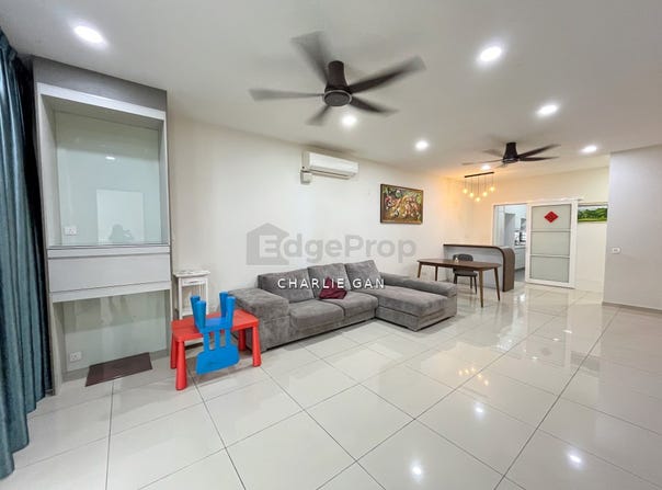 Jalan FLora, Telok Panglima Garang, Selangor 42500