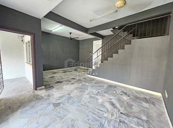 Jalan Putra Permai, Seri Kembangan, Selangor 43300