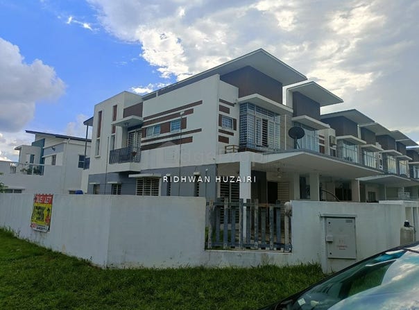 Semenyih, Selangor 43700