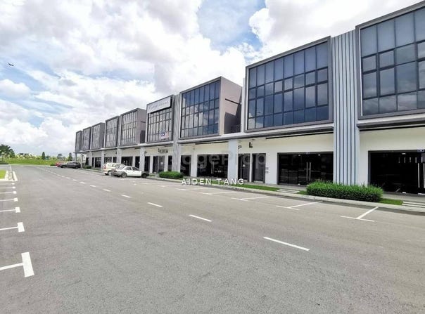 Jalan Ekoperniagaan, Senai, Johor 81400