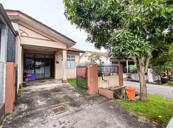 Jalan Seroja, Sepang, Selangor 43900