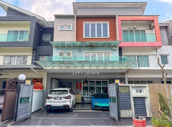 Bandar Putra Permai, Serdang, Selangor 43300