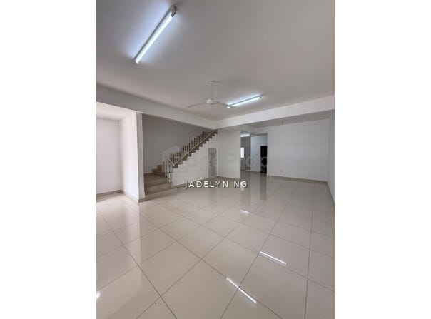 Jalan Putra, Kulai, Johor 81000