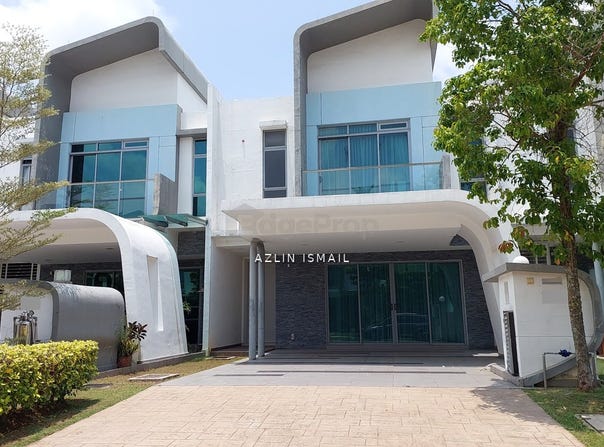 J, Cyberjaya, Selangor 63000