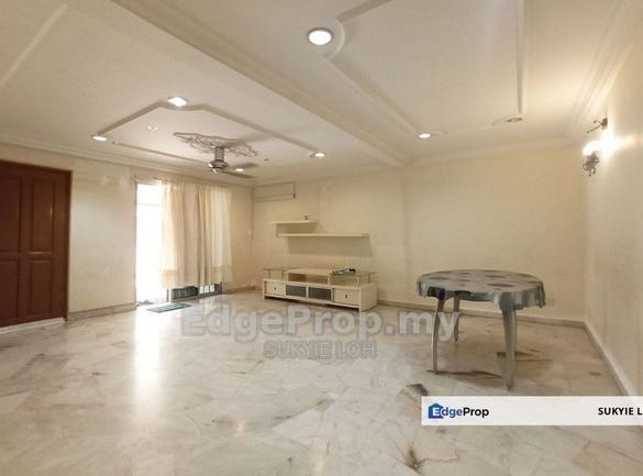 Jalan Hillside Estate, Ampang, Selangor 68000