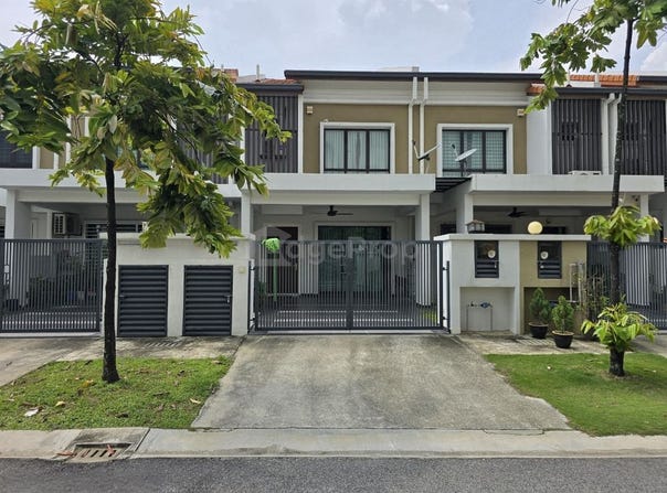 Persiaran Tun Teja, Shah Alam, Selangor 40470