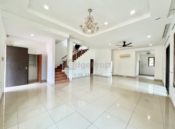 Jalan Hijauan Residence, Batu 9, Batu 9th Cheras, Selangor 43200
