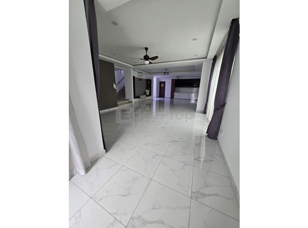 Jalan USJ 1/3, Taman Subang Mewah, USJ, Selangor 47500