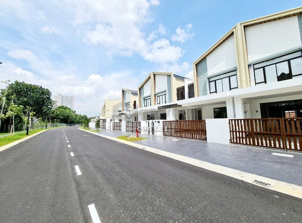 Jalan BK 8D, Puchong, Selangor 47100
