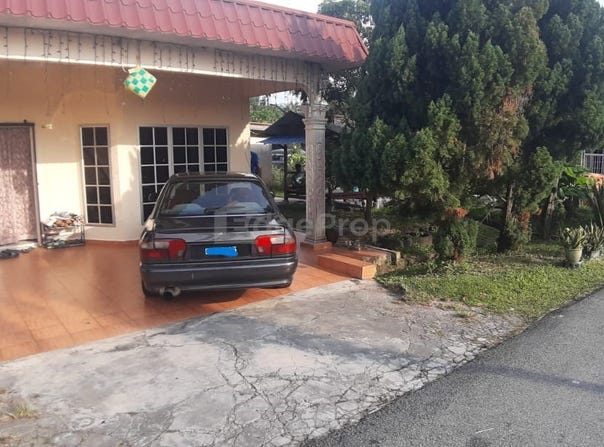 Jalan Cendana, Banting, Selangor 42700