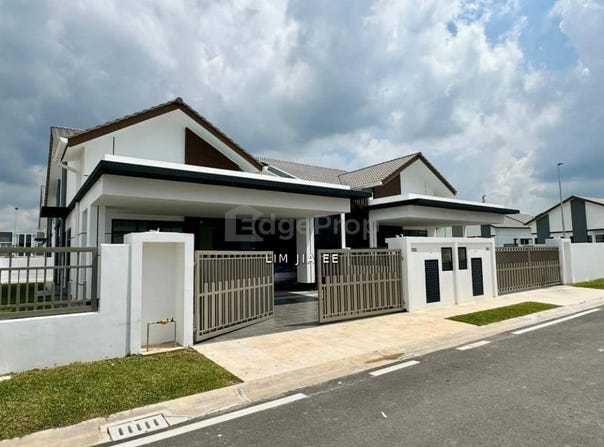 Jalan Bayan, Kulai, Johor 81000