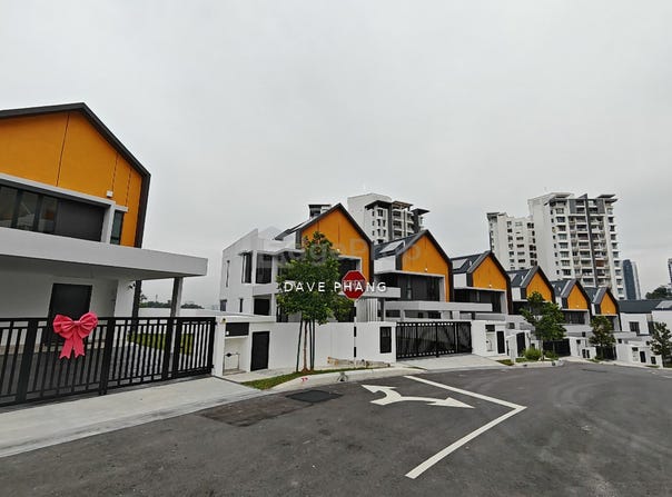 Jalan Laman Timur, Taman Melawati, Kuala Lumpur 53100